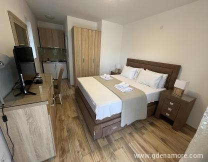 Apartmanok Vico 65, , Magán szállás a községben Igalo, Montenegró - IMG-6ff16e8cc3426d6e2bc948124c0daba3-V